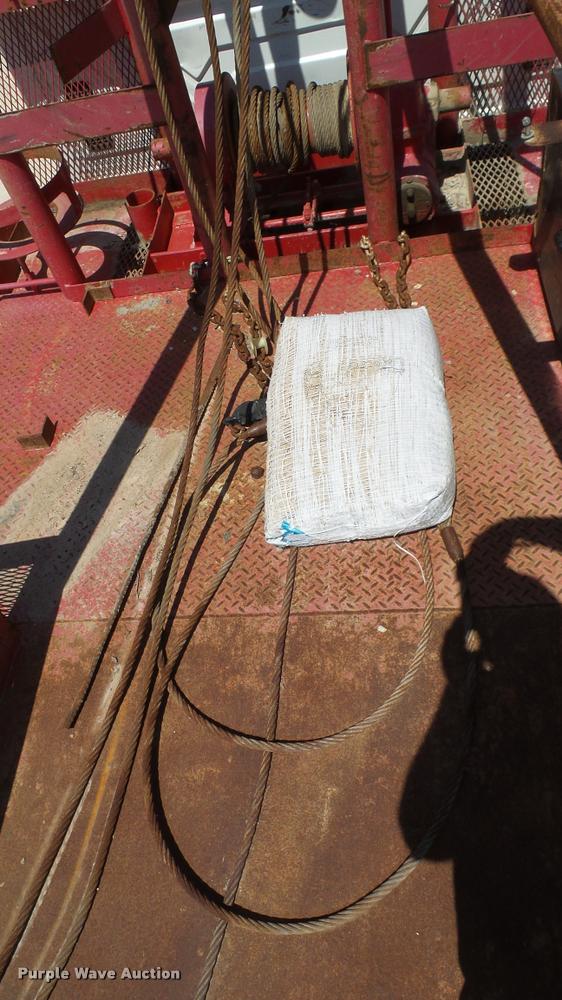 image for item DA6790 2004 International DuraStar 4300 winch truck