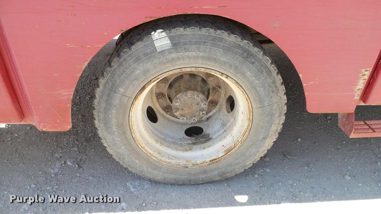 image for item DA6790 2004 International DuraStar 4300 winch truck