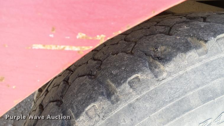 image for item DA6790 2004 International DuraStar 4300 winch truck