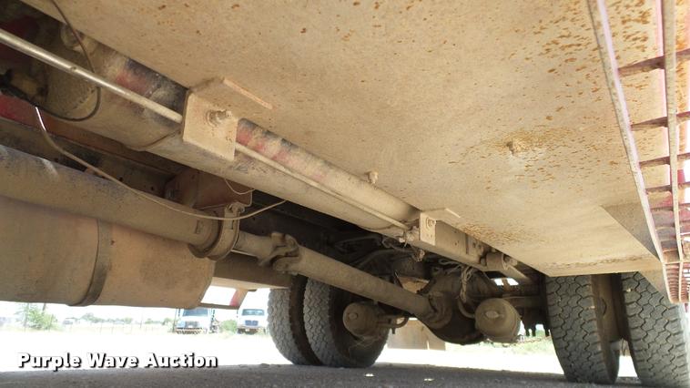 image for item DA6790 2004 International DuraStar 4300 winch truck