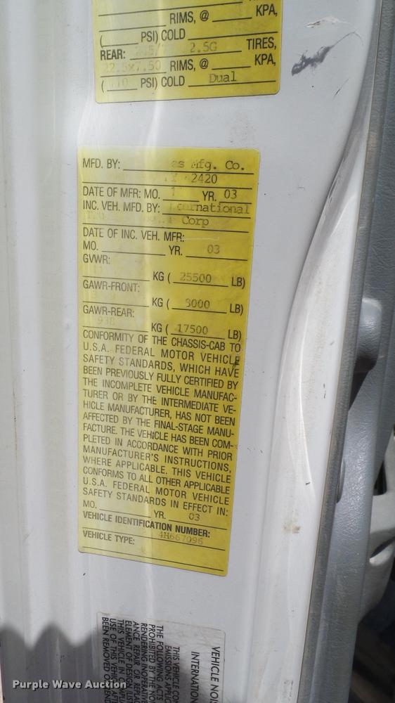 image for item DA6790 2004 International DuraStar 4300 winch truck