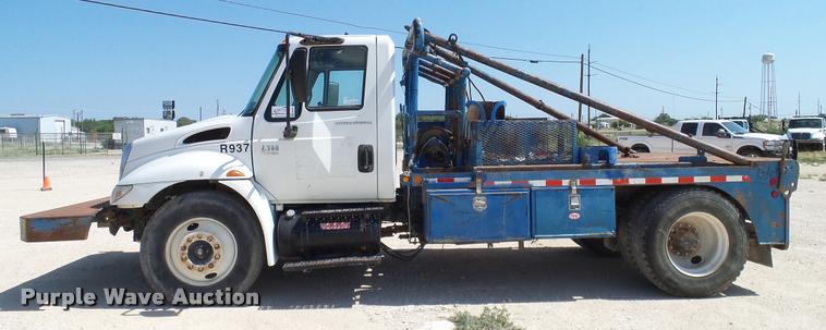 image for item DA6791 2002 International 4300 winch truck