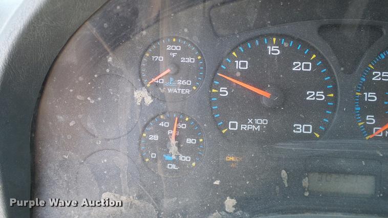 image for item DA6791 2002 International 4300 winch truck