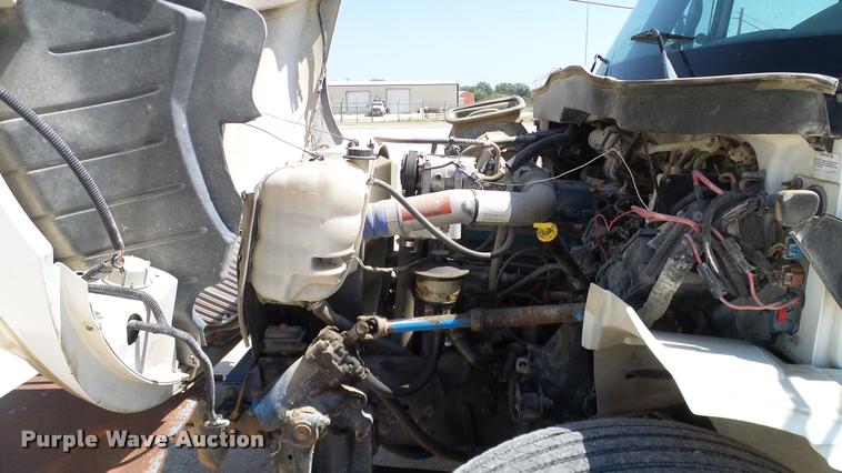 image for item DA6791 2002 International 4300 winch truck