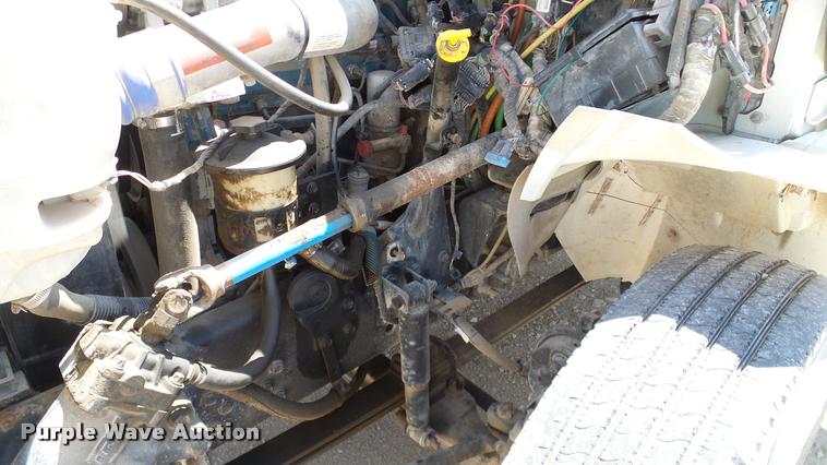 image for item DA6791 2002 International 4300 winch truck