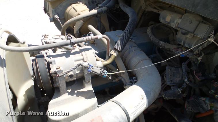 image for item DA6791 2002 International 4300 winch truck