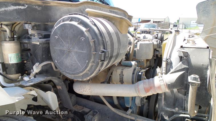 image for item DA6791 2002 International 4300 winch truck