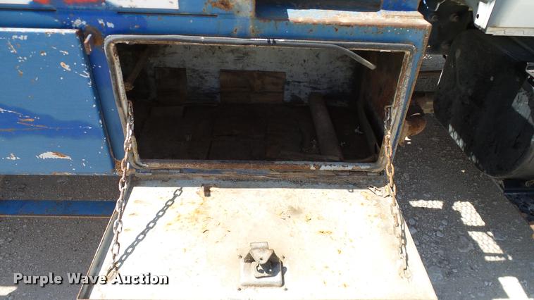 image for item DA6791 2002 International 4300 winch truck