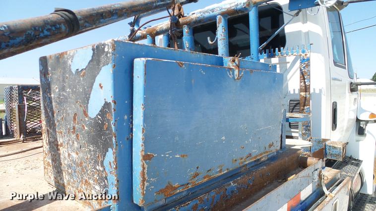 image for item DA6791 2002 International 4300 winch truck