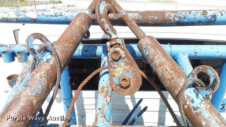 image for item DA6791 2002 International 4300 winch truck