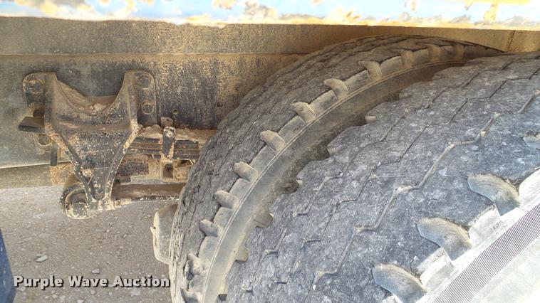 image for item DA6791 2002 International 4300 winch truck