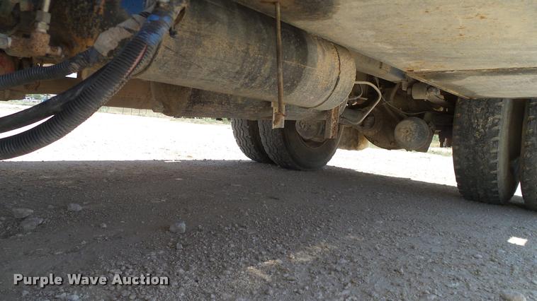 image for item DA6791 2002 International 4300 winch truck