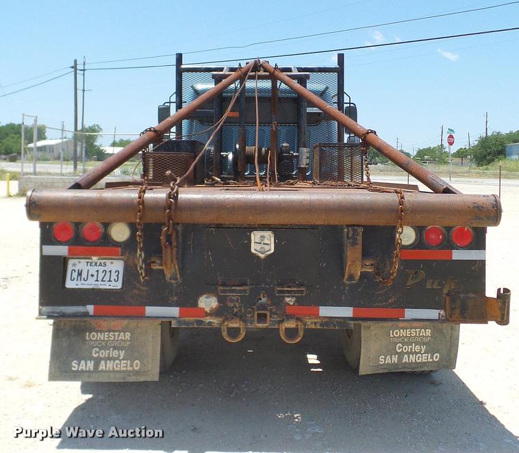 image for item DA6793 2005 Freightliner Business Class M2 winch truck