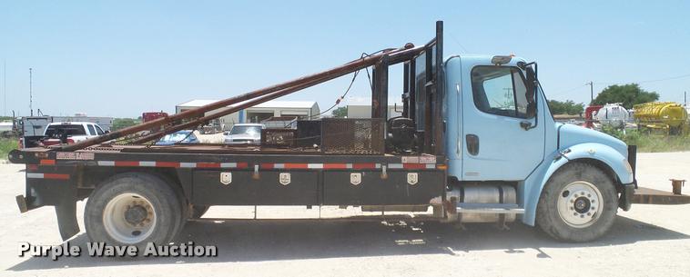 image for item DA6793 2005 Freightliner Business Class M2 winch truck