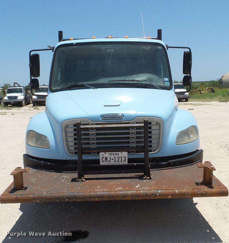 image for item DA6793 2005 Freightliner Business Class M2 winch truck