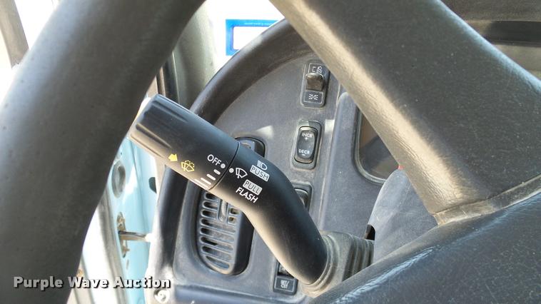 image for item DA6793 2005 Freightliner Business Class M2 winch truck