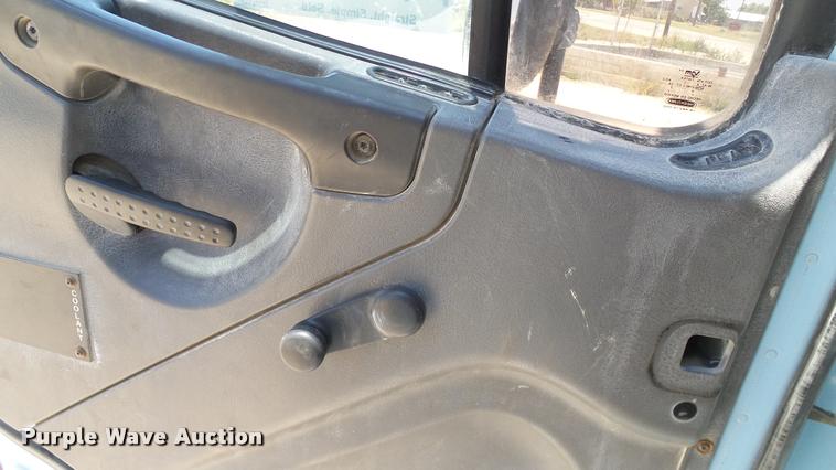 image for item DA6793 2005 Freightliner Business Class M2 winch truck