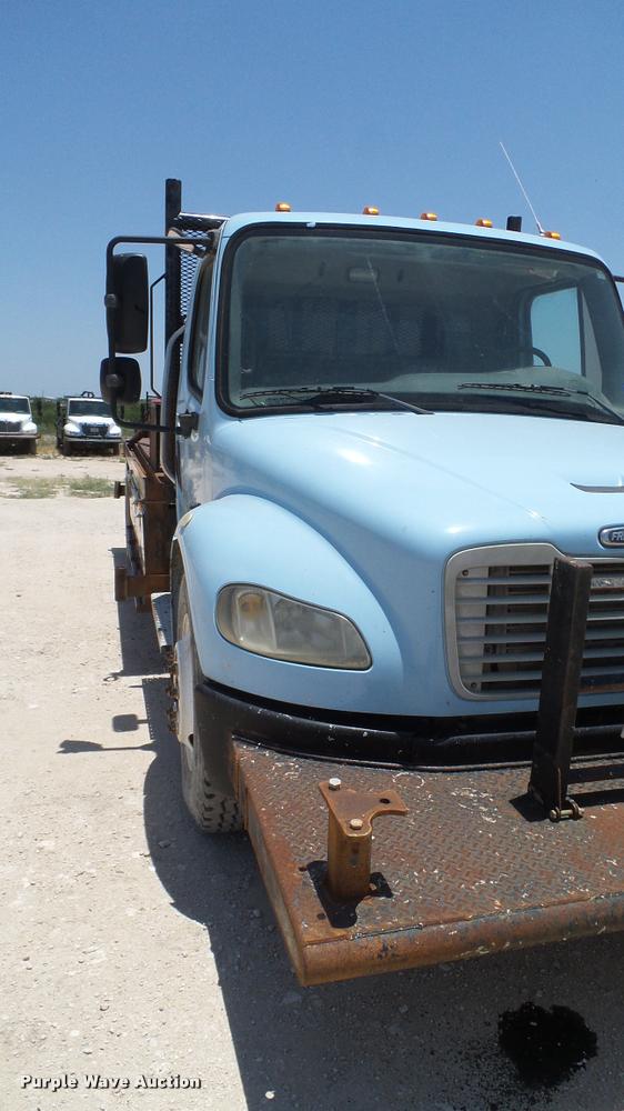 image for item DA6793 2005 Freightliner Business Class M2 winch truck