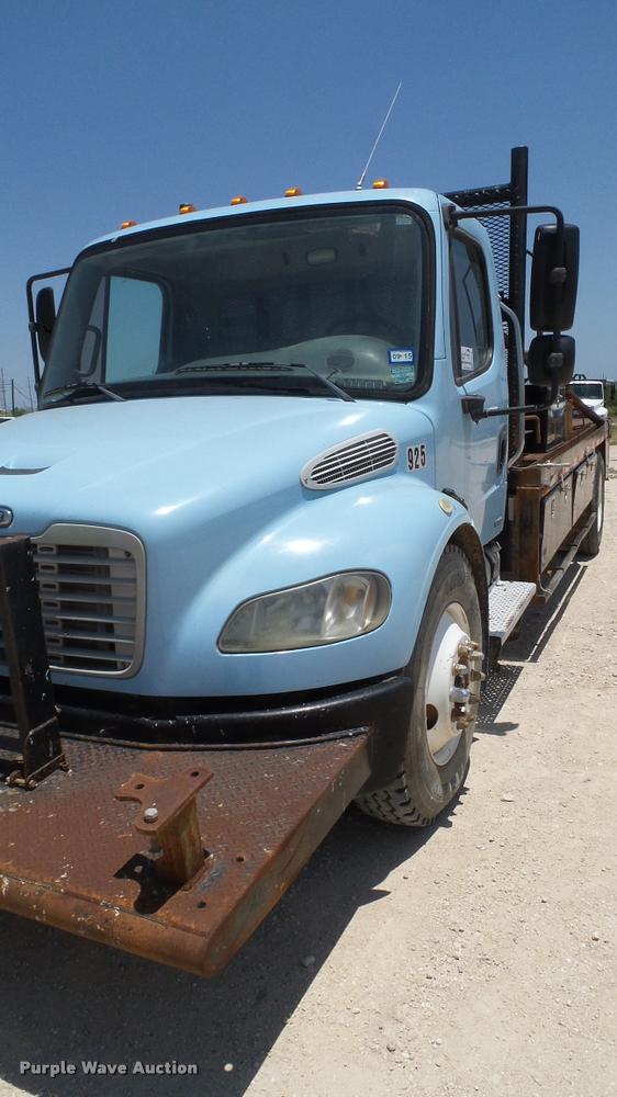 image for item DA6793 2005 Freightliner Business Class M2 winch truck