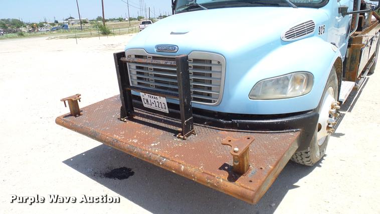 image for item DA6793 2005 Freightliner Business Class M2 winch truck