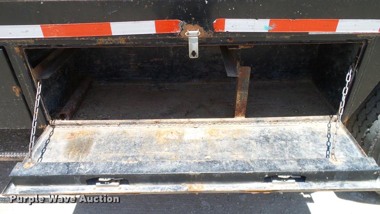 image for item DA6793 2005 Freightliner Business Class M2 winch truck