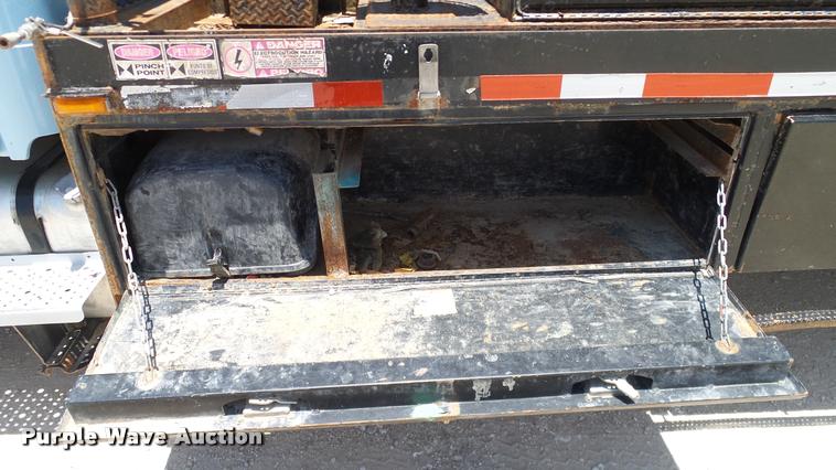 image for item DA6793 2005 Freightliner Business Class M2 winch truck