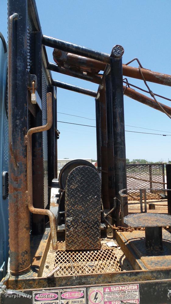 image for item DA6793 2005 Freightliner Business Class M2 winch truck