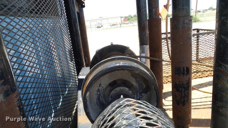 image for item DA6793 2005 Freightliner Business Class M2 winch truck