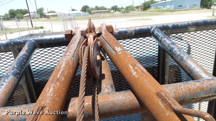 image for item DA6793 2005 Freightliner Business Class M2 winch truck