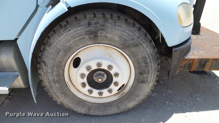 image for item DA6793 2005 Freightliner Business Class M2 winch truck