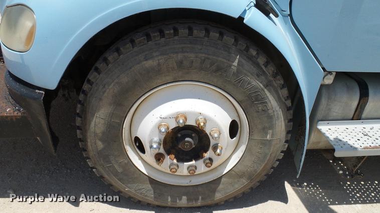 image for item DA6793 2005 Freightliner Business Class M2 winch truck