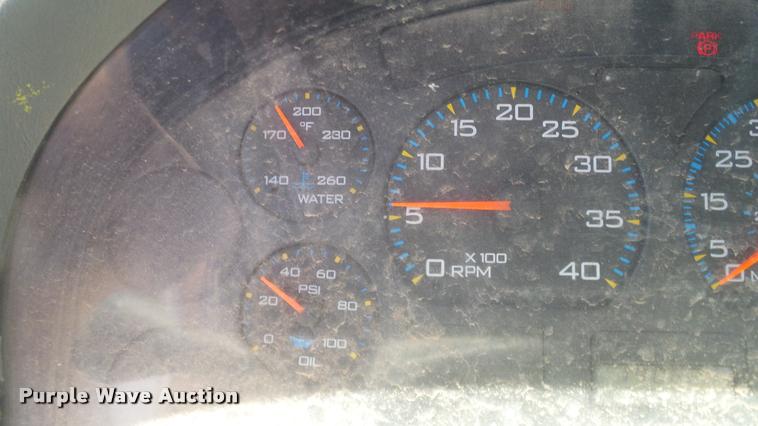 image for item DA6794 2004 International DuraStar 4300 winch truck