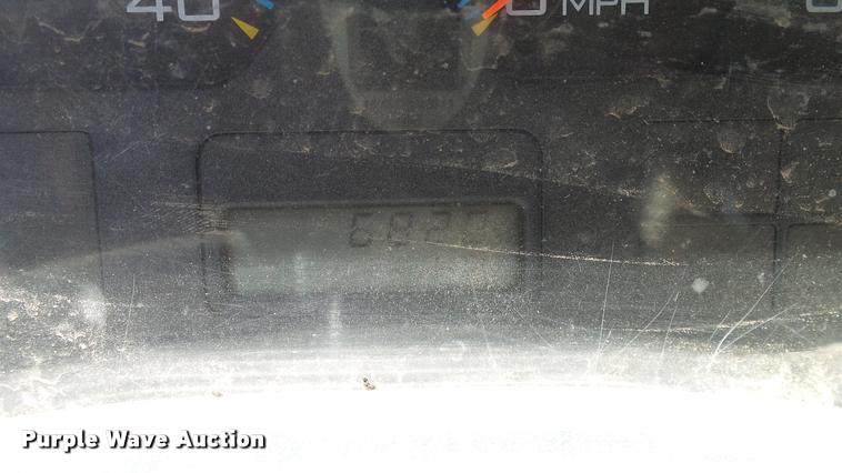 image for item DA6794 2004 International DuraStar 4300 winch truck