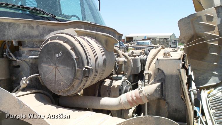 image for item DA6794 2004 International DuraStar 4300 winch truck