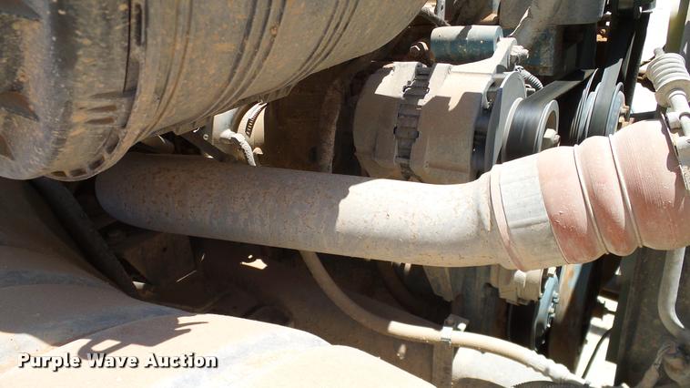 image for item DA6794 2004 International DuraStar 4300 winch truck