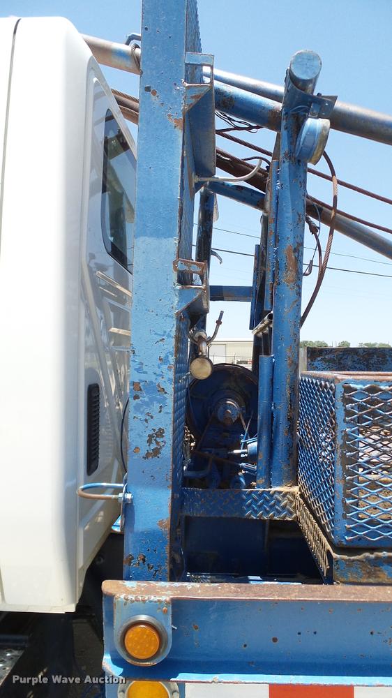 image for item DA6794 2004 International DuraStar 4300 winch truck