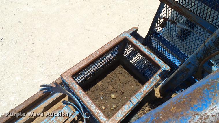 image for item DA6794 2004 International DuraStar 4300 winch truck