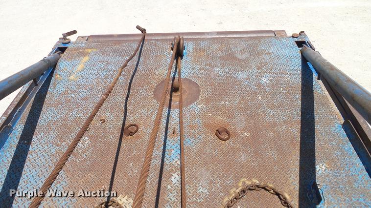 image for item DA6794 2004 International DuraStar 4300 winch truck