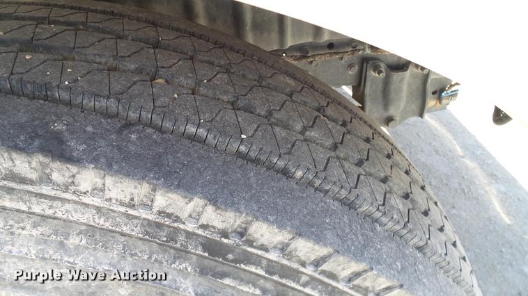 image for item DA6794 2004 International DuraStar 4300 winch truck