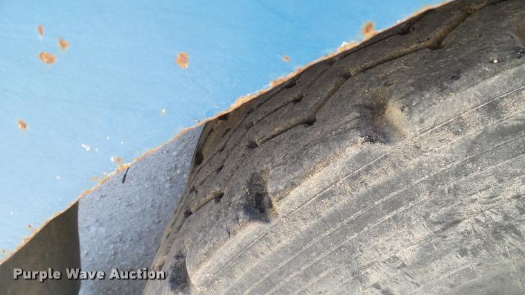 image for item DA6794 2004 International DuraStar 4300 winch truck