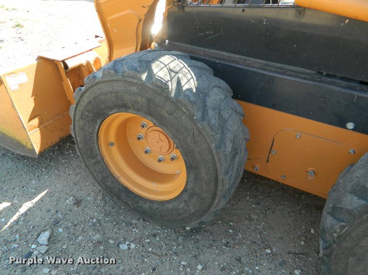 image for item DB1043 2011 Case SR175 skid steer
