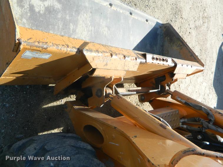 image for item DB1043 2011 Case SR175 skid steer