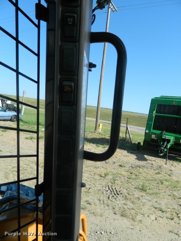 image for item DB1043 2011 Case SR175 skid steer