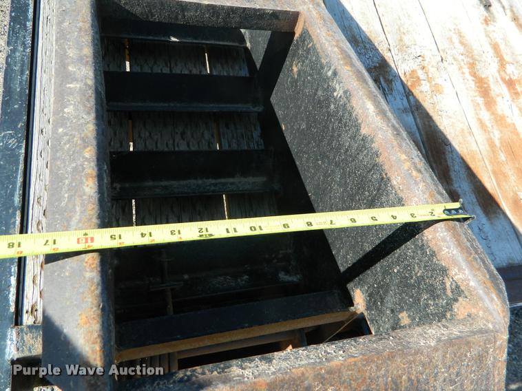 image for item DB1047 2004 Belshe equipment trailer