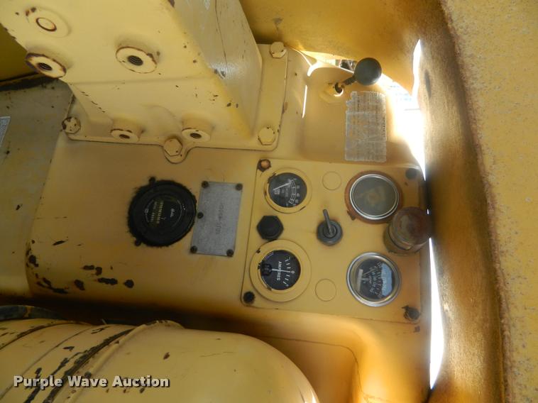 image for item DB1052 Allis Chalmers HD16 dozer