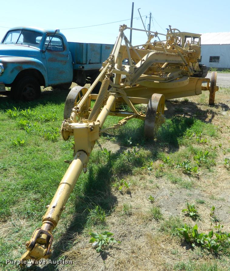 image for item DB1053 Caterpillar grader