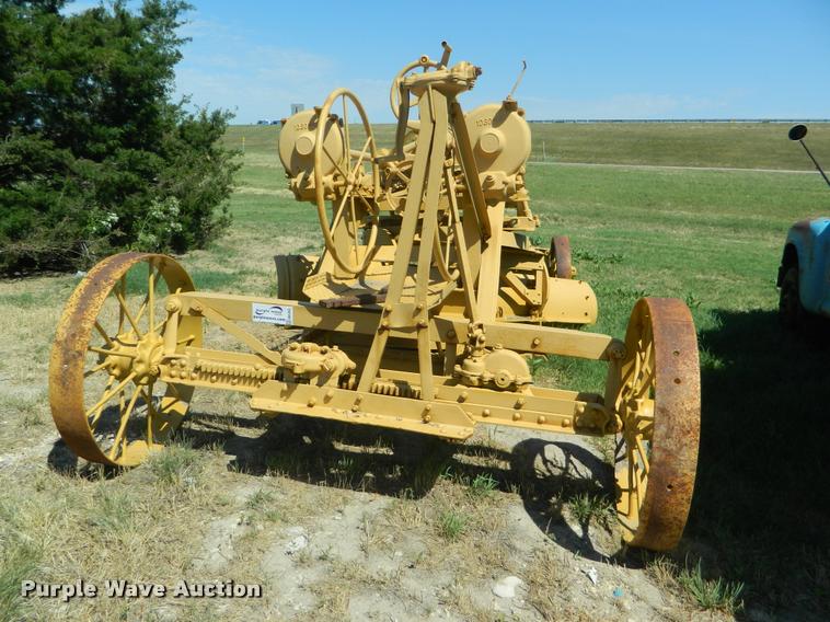 image for item DB1053 Caterpillar grader