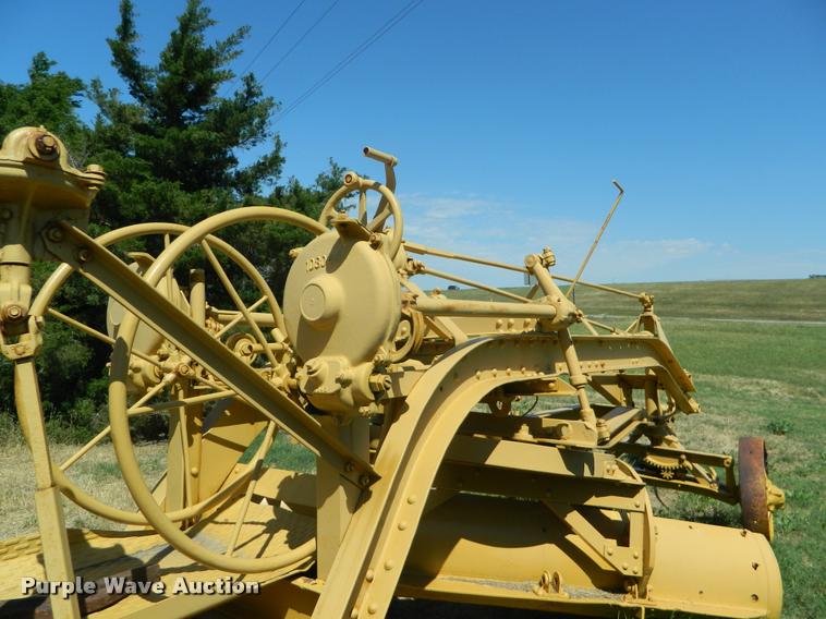image for item DB1053 Caterpillar grader