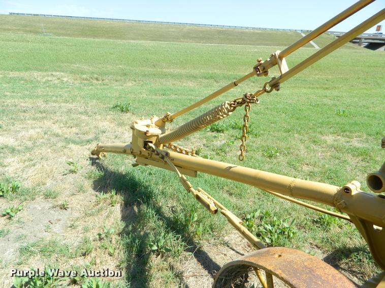 image for item DB1053 Caterpillar grader