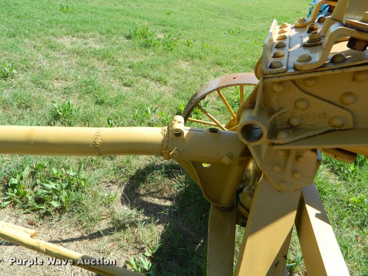 image for item DB1053 Caterpillar grader